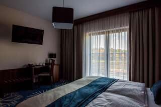 Курортные отели Kasor Resort & Spa Стрыкув Номер Делюкс с кроватью размера «king-size»-3